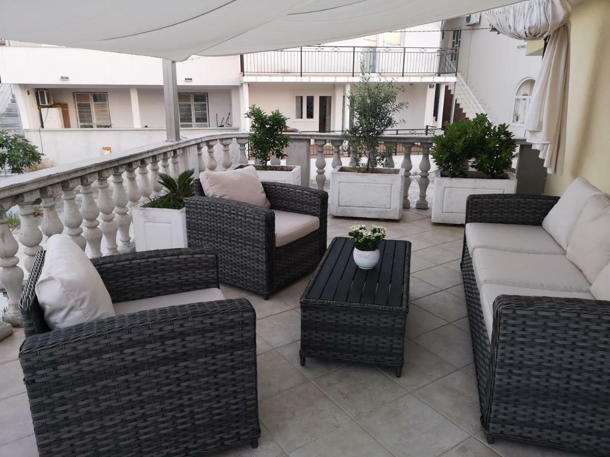 Apartments Bago Trogir Quarto foto